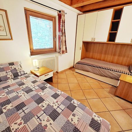 Casa Alpina - Sarre Appartement Aosta Kamer foto