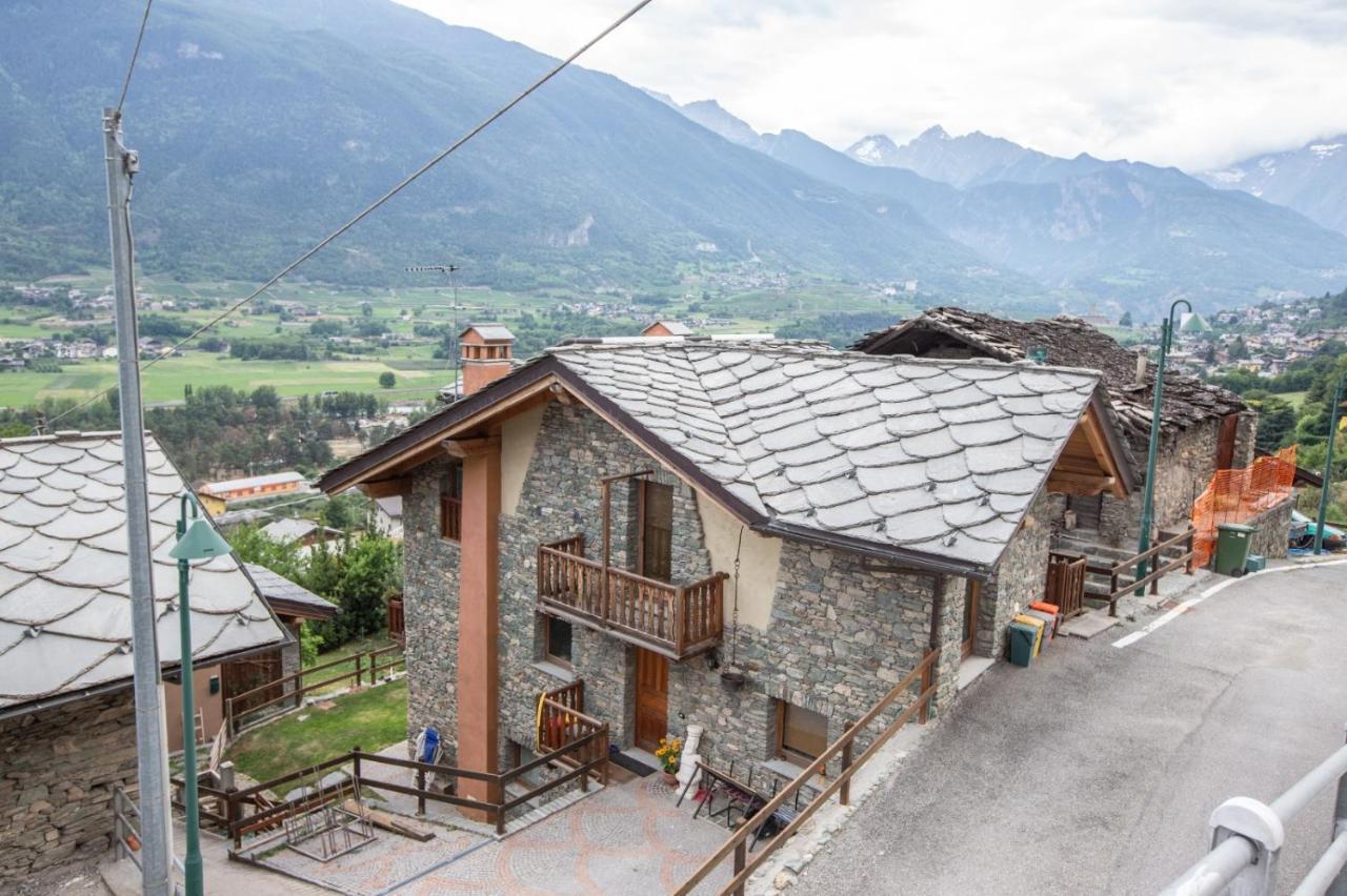 Casa Alpina - Sarre Appartement Aosta Buitenkant foto