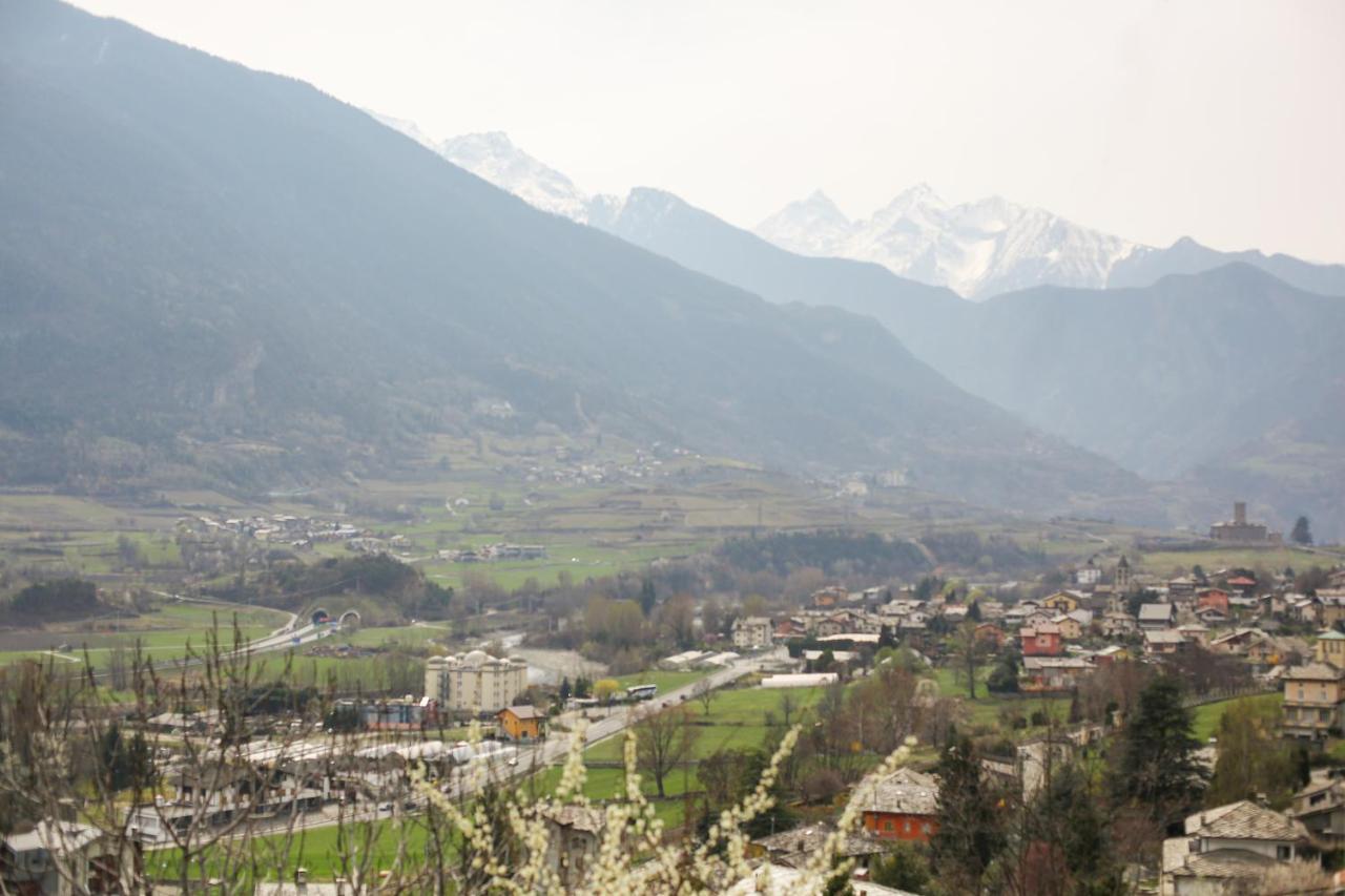 Casa Alpina - Sarre Appartement Aosta Buitenkant foto