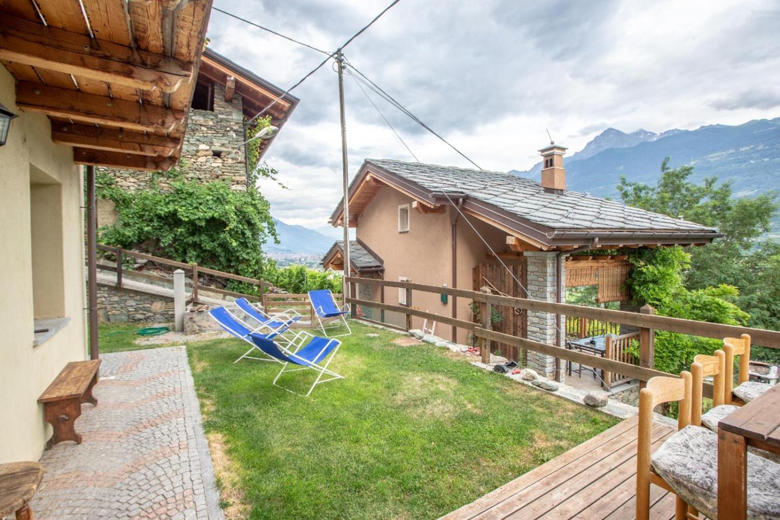 Casa Alpina - Sarre Appartement Aosta Kamer foto